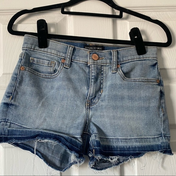 Banana Republic Pants - Banana Republic Mid-Rise Raw Hem Shorts Size 24